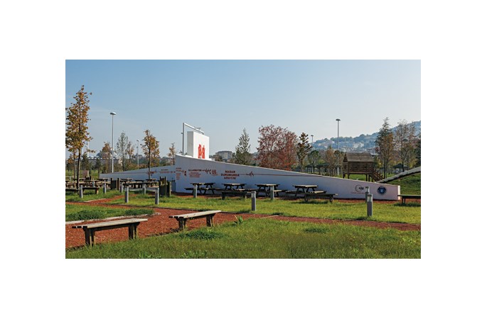 image desc