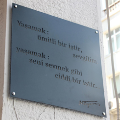 Nazım Şiirleri Kadıköy Duvarlarında