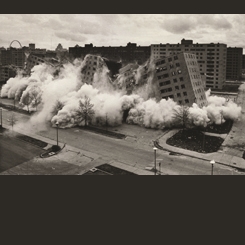 Dünya Mimarlık Haftası’na Özel Çevrimiçi Gösterim: The Pruitt-Igoe Myth 