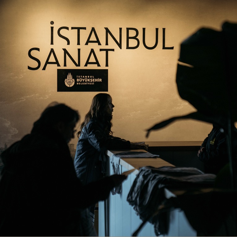 İstanbul Sanat, Haliç Tersanesi’nde Açıldı