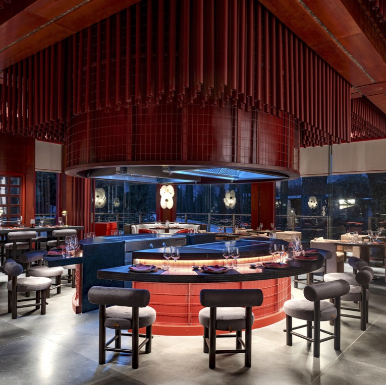 Gastronomik ve Mimari Bir Yolculuk: AKA Teppanyaki Restoran