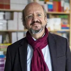 27. Muhsin Ertuğrul Emek Ödülü Behiç Ak’a Verildi