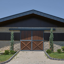 Equine Design Studio’dan Doğayla Bütünleşen Binicilik Tesisi: Bozanoğlu Stables