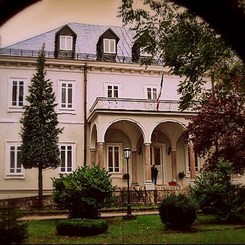 Çetinye'nin Büyükelçilikleri ve Hayaletler