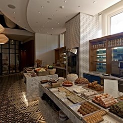 Yenilenen Hyatt'ın Yeni Lezzet Durağı '34'