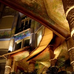 Gaudi'nin Rüyasında Adımlamak