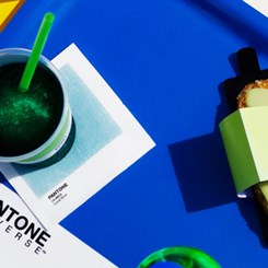Pantone Cafe'de Renklerin Tadına Bakın
