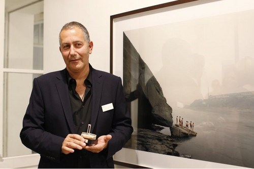 Nadav Kander, kendi fotoğrafıyla