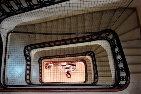 Art Noveau bir hostel binasının merdivenleri