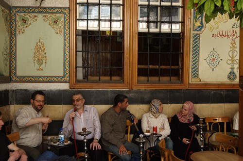 Sokak yaşar, iktidarlar karışmasa