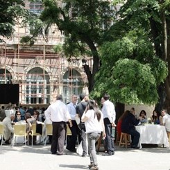 Yine, Yeniden Taşkışla'da
