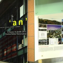EAA'nın 'An/Moment' Sergisi İKÜ'de
