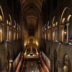 Notre Dame Katedrali'ne Yeni Aydınlatma