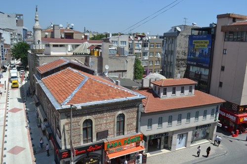 İstanbul Caddesi'nden Bakırköy Çarşı Camisi ve çevresi